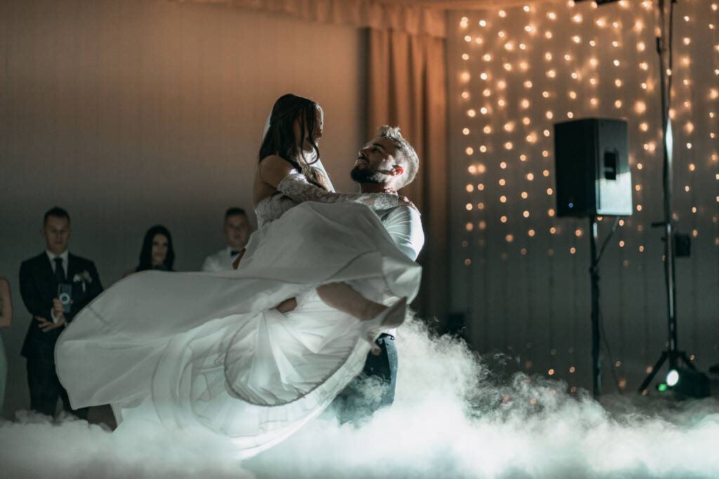 Adorea Weddings - Fotografia i film ślubny Kielce